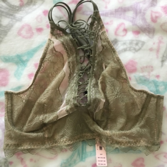 10 Brand new Victoria’s Secret size S bralettes - Picture 4 of 7